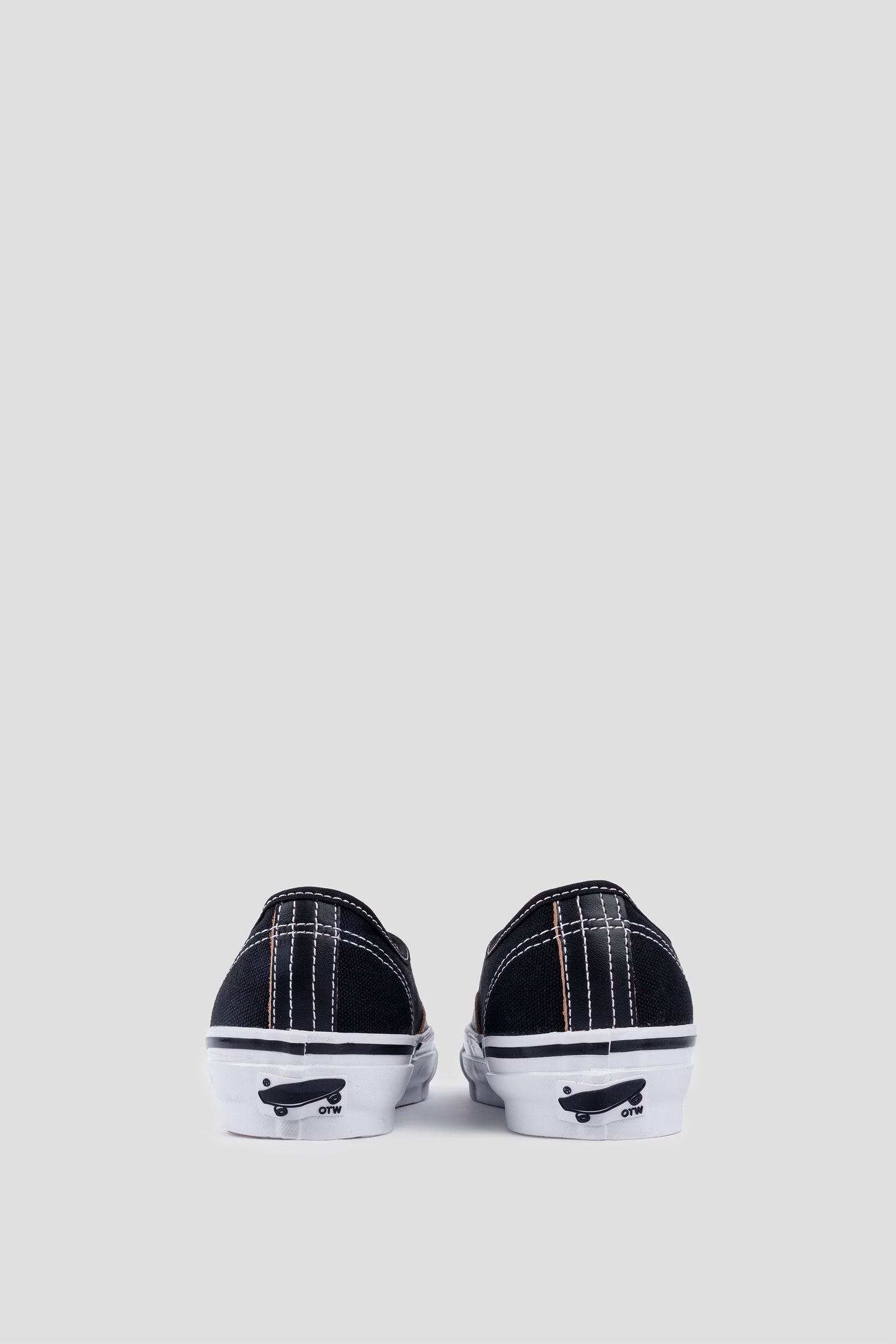 VANS OTW AUTHENTIC 44 LX SIPED VIBRAM BLACK