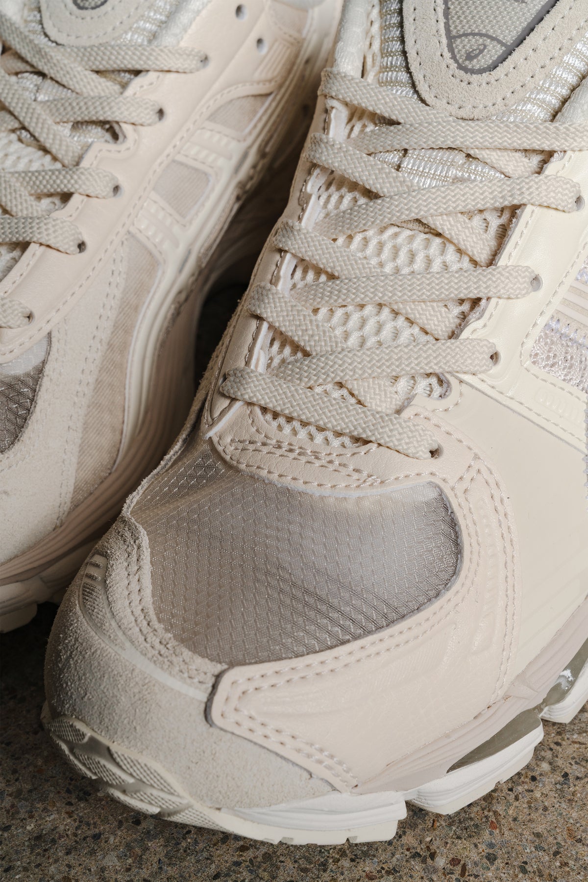 ASICS x INVINCIBLE GEL-KAYANO 12.1 VANILLA