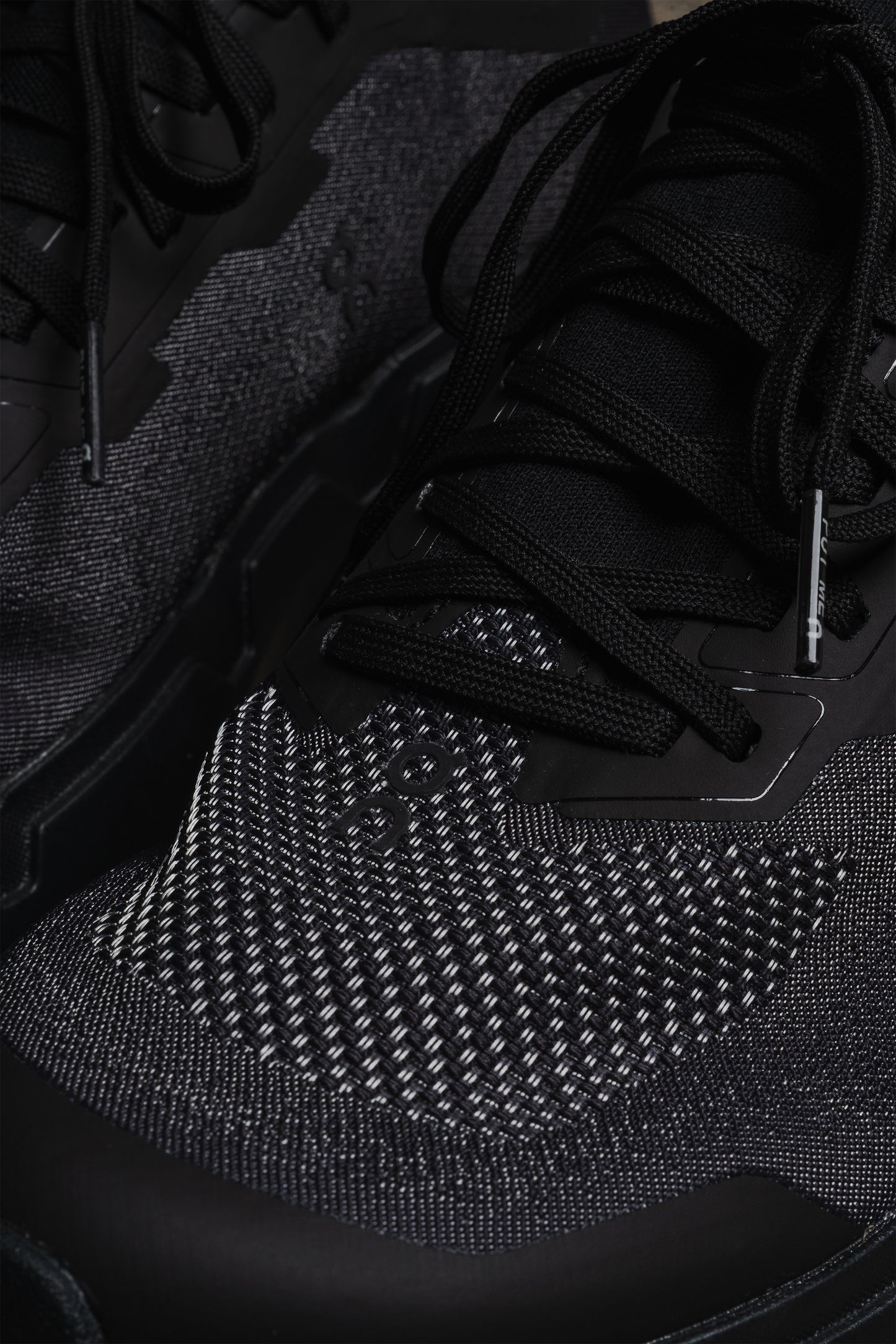 ON FOOTWEAR CLOUDSOMA BLACK BLACK