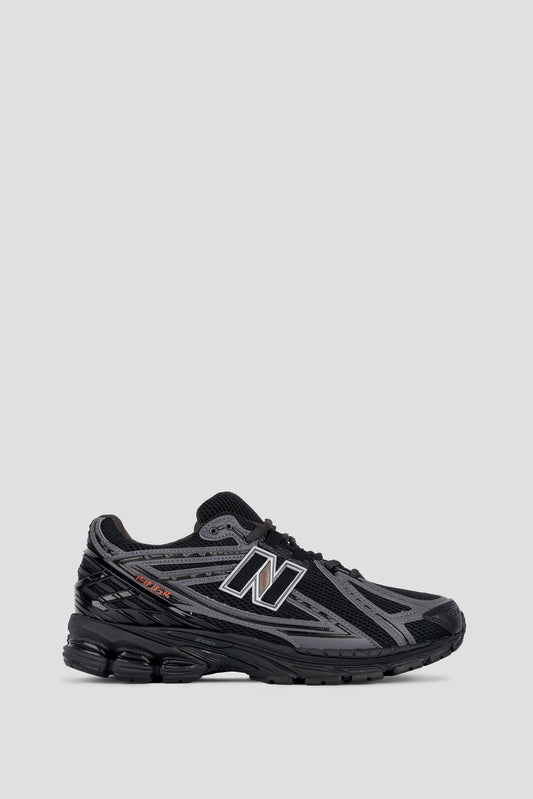 NEW BALANCE 1906R BLACK HOT TOMATO