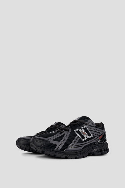 NEW BALANCE 1906R BLACK HOT TOMATO