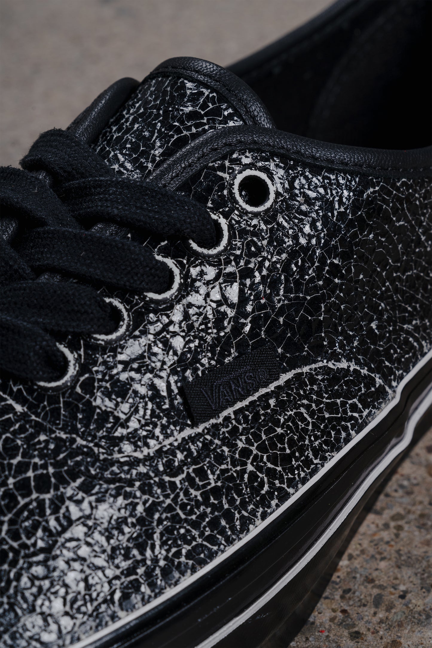 AUTHENTIC 44 LX OVERPAINT BLACK