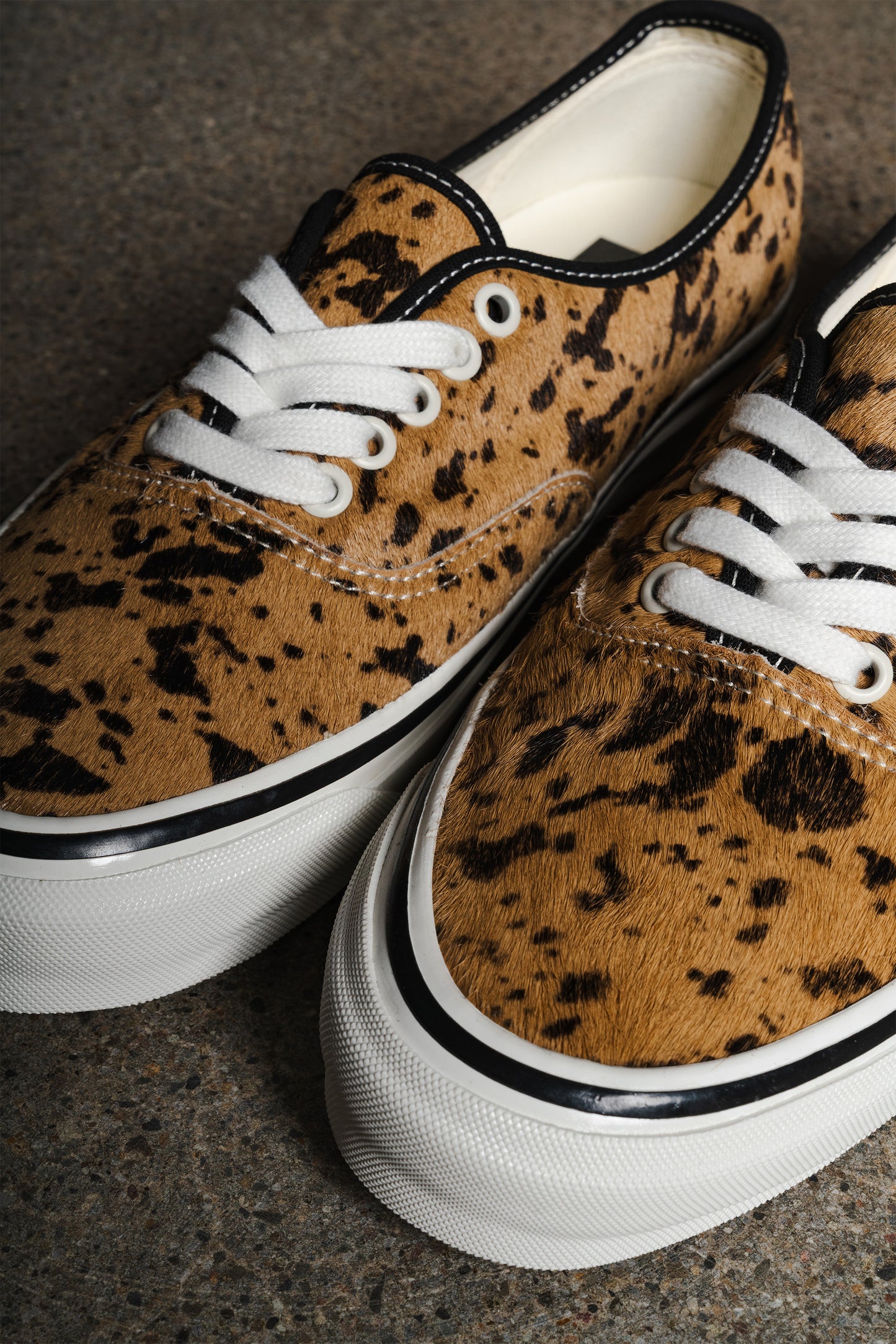 AUTHENTIC 44 LX COW MARSHMALLOW